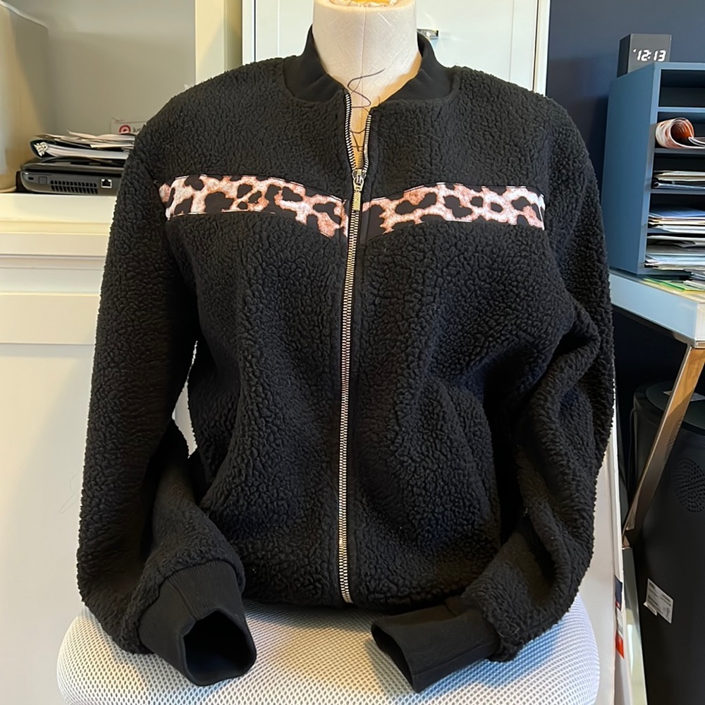 Zyia Black/Leopard Fleece Jacket- Small